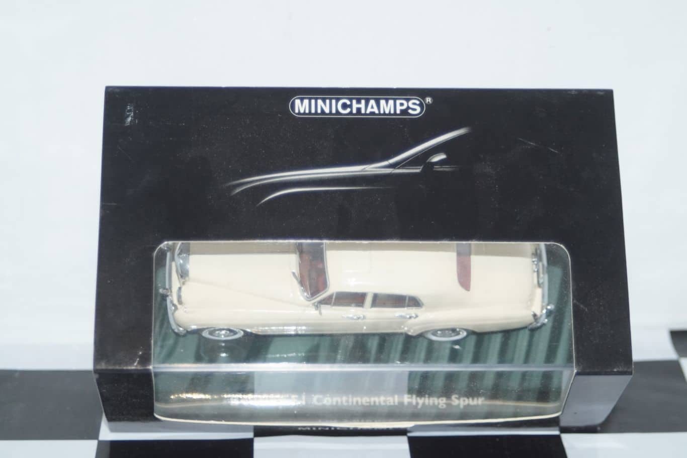 Minichamps bentley s1 continental flying spur 436 139551 1:43 scale