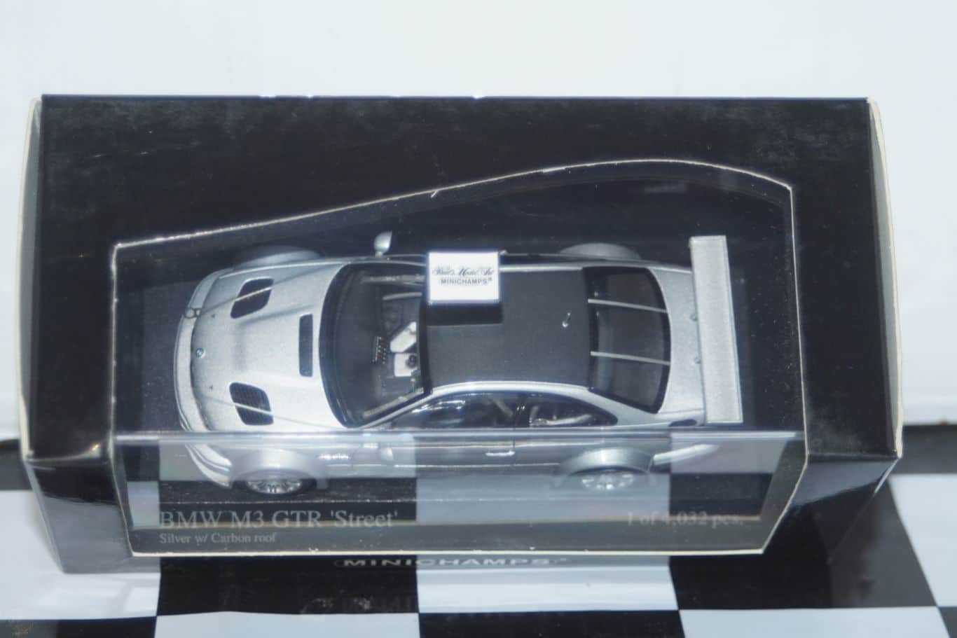 Minichamps bmw m3 gtr 2001 street yellow 1:43 400 012101