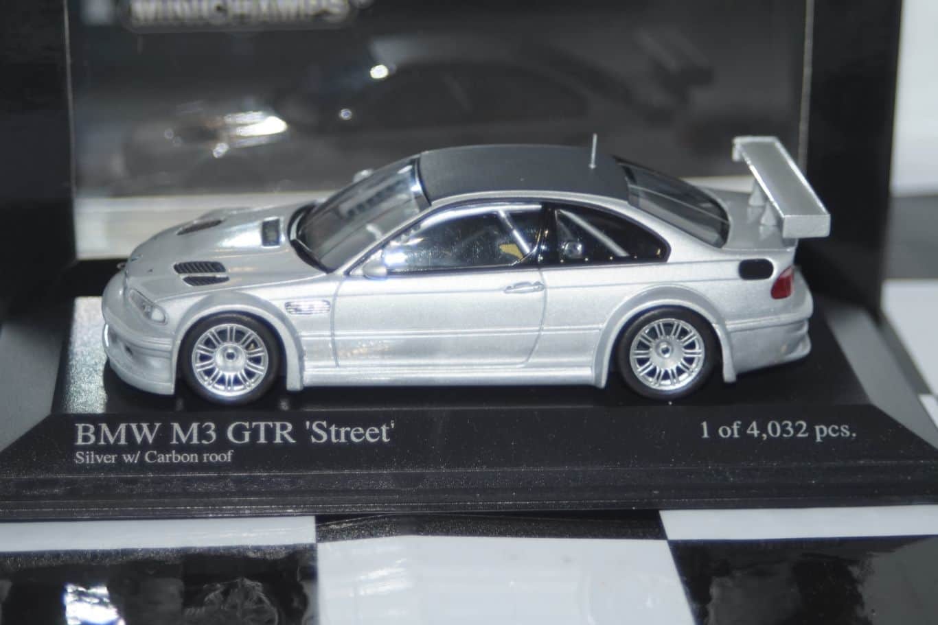 Minichamps bmw m3 gtr 2001 street yellow 1:43 400 012101