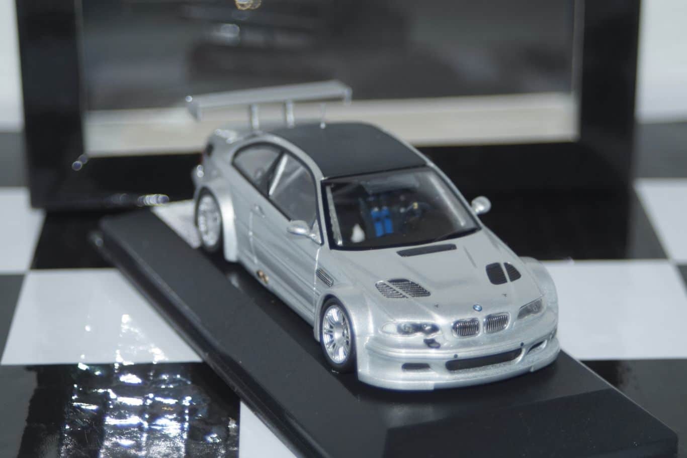 Minichamps bmw m3 gtr 2001 street yellow 1:43 400 012101