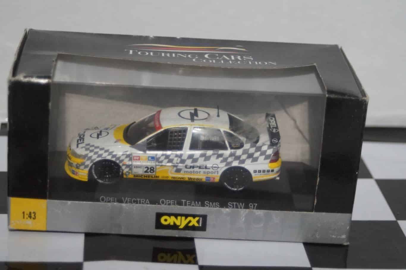 Onyx opel vectra stw 1997 m.bartels 1:43 scale xt071