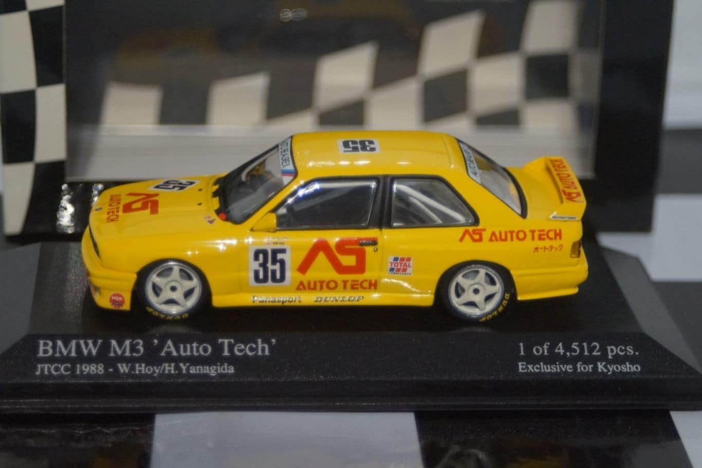 Onyx opel vectra stw 1997 thiim 1:43 scale xt065