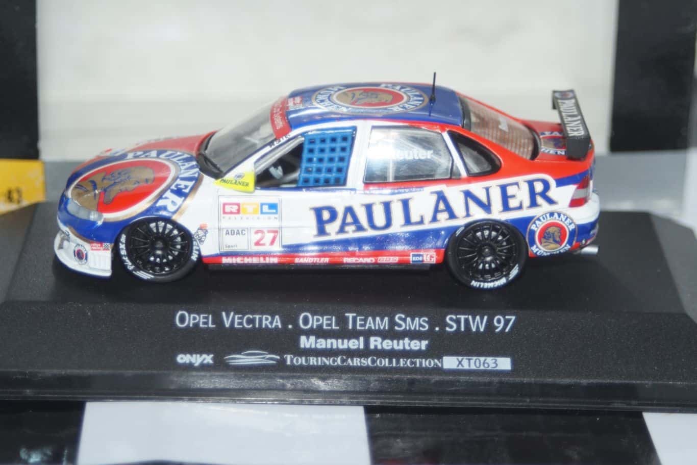 Onyx opel vectra stw 1997 thiim 1:43 scale xt065