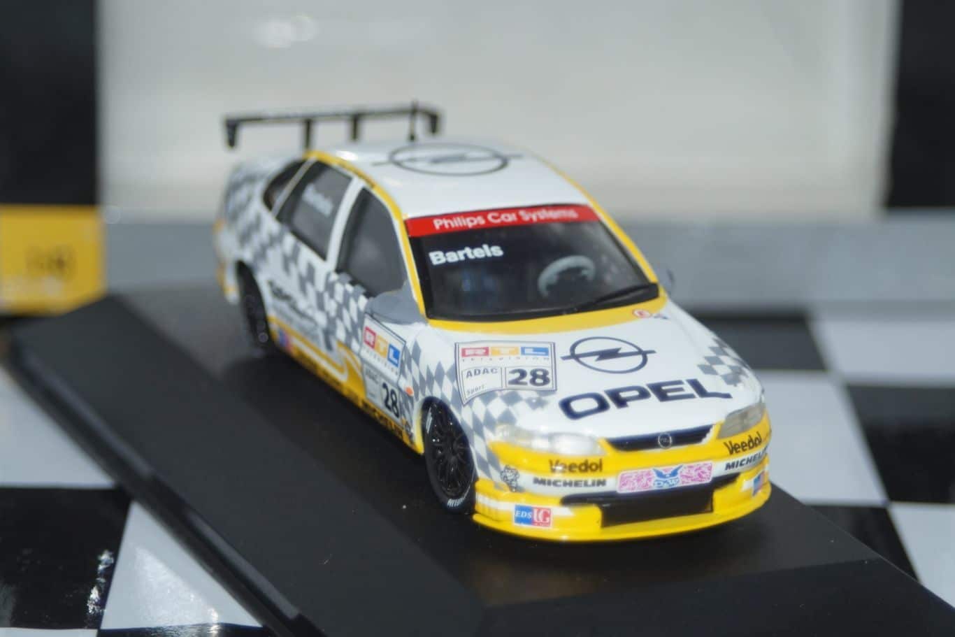 Onyx opel vectra stw 1997 m.bartels 1:43 scale xt071