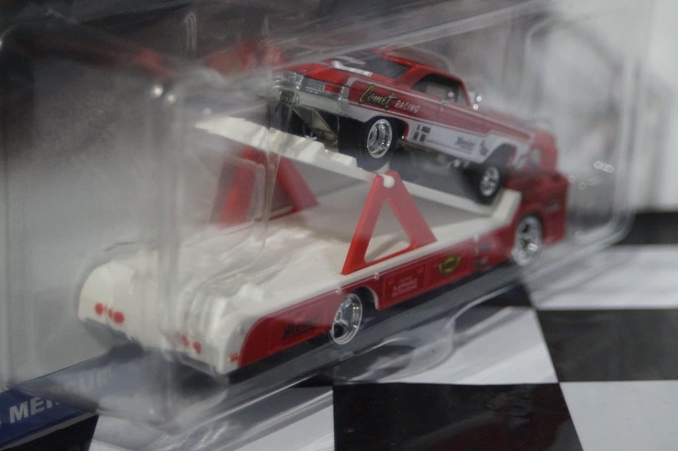 Hotwheels Car culture Ford C-800 65 Mercury Comet Cyclone 1:64