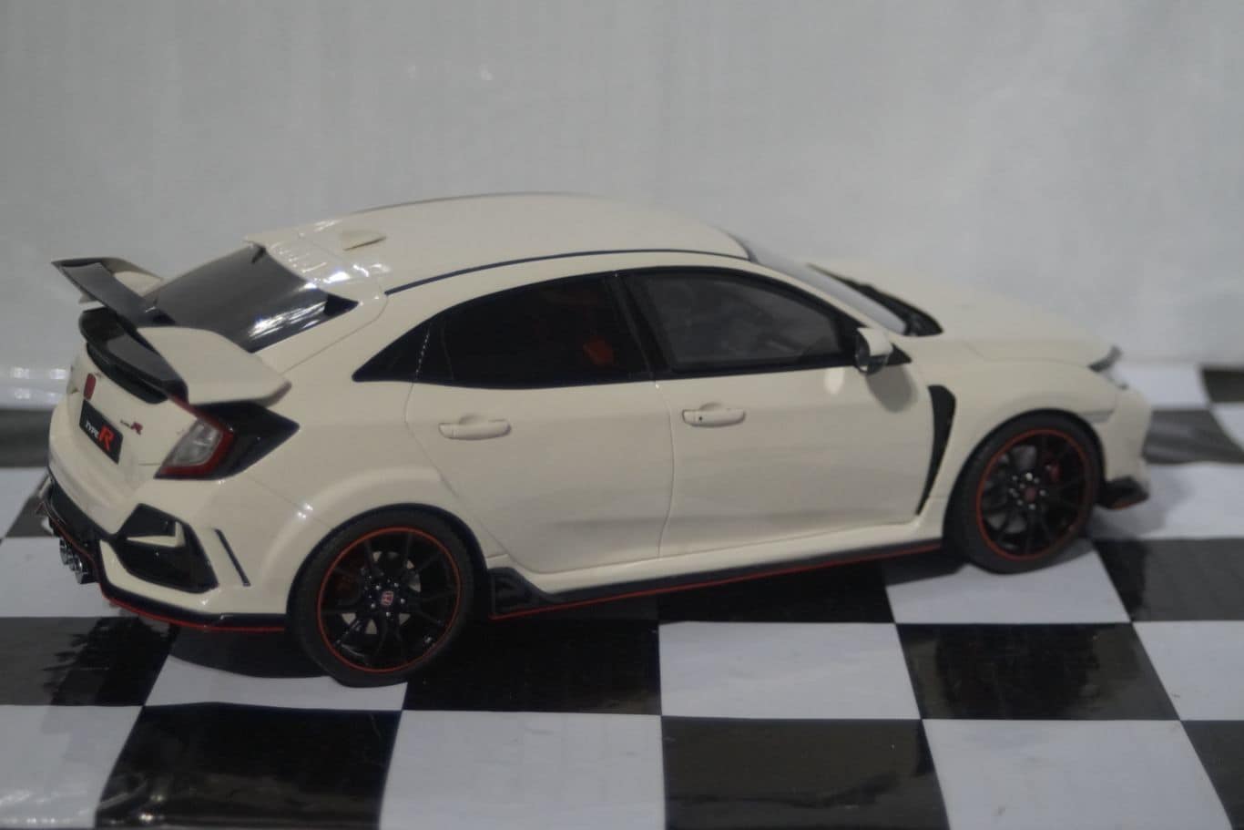 Gt spirit audi rs6 estate black 1:18 resin gt326