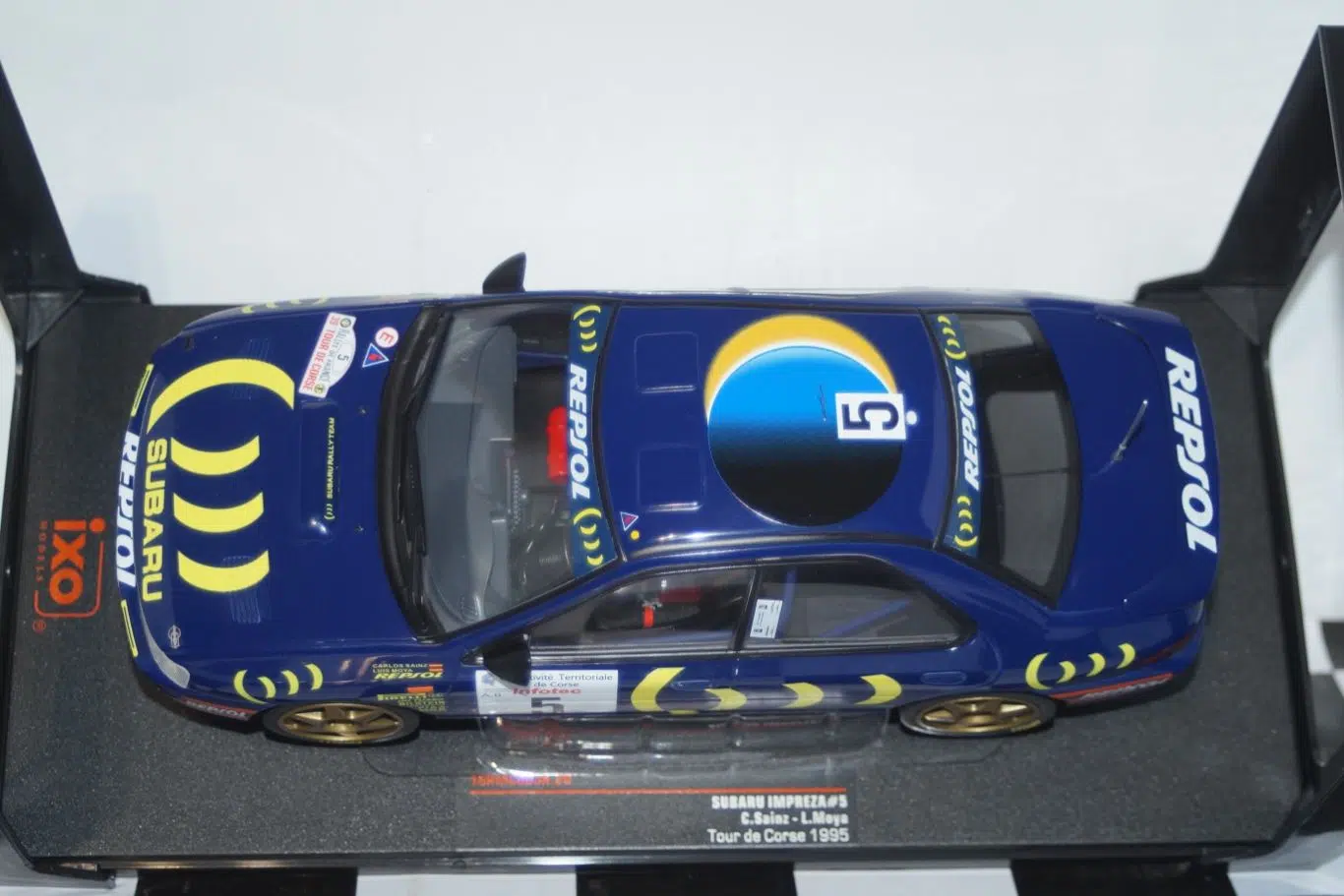 Ixo subaru impreza rally tour de corse 1995 c.mcrae 18rmc063b.20 1:18
