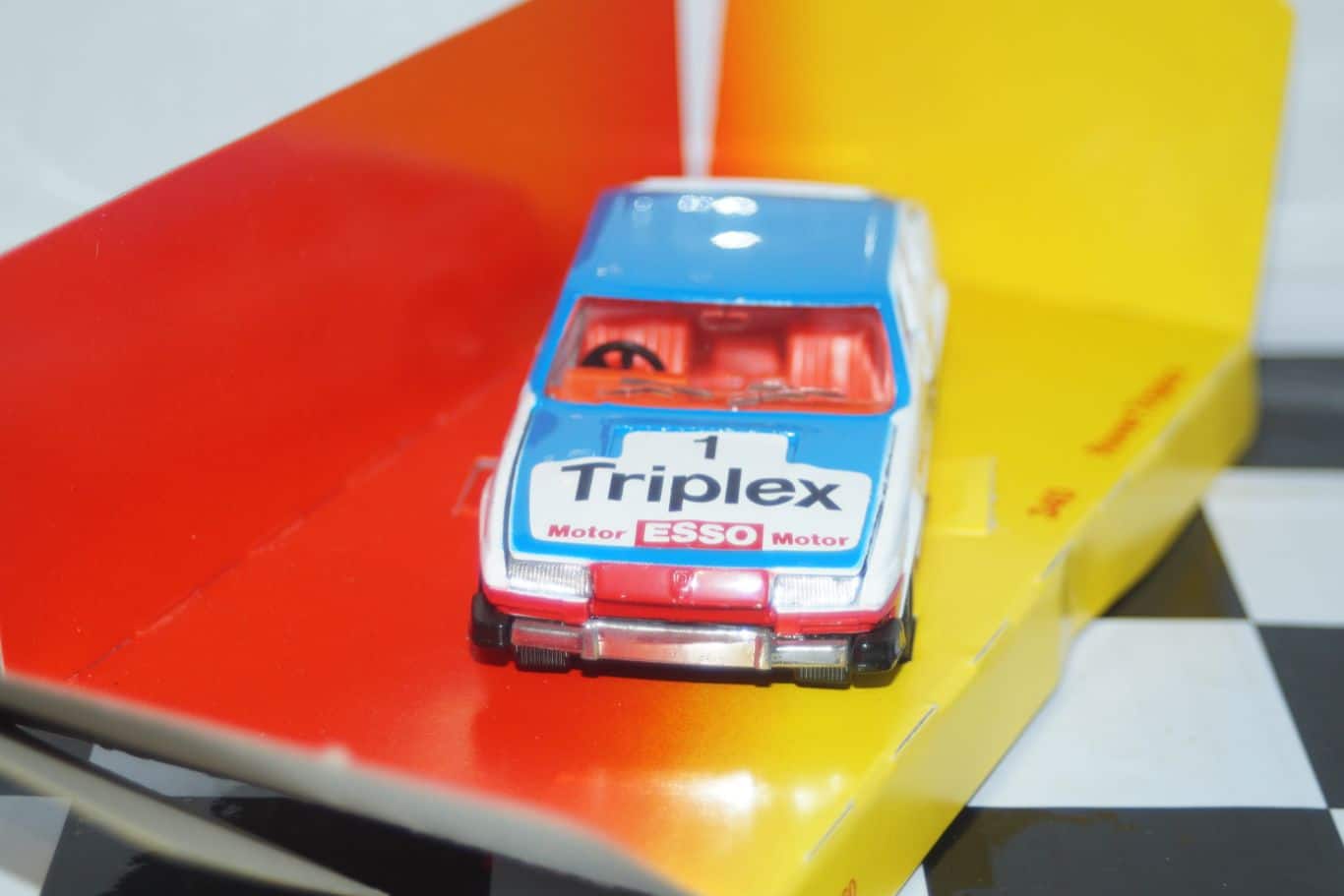 CorgiMettoyToysBTCCRoverSDTriplex:thC