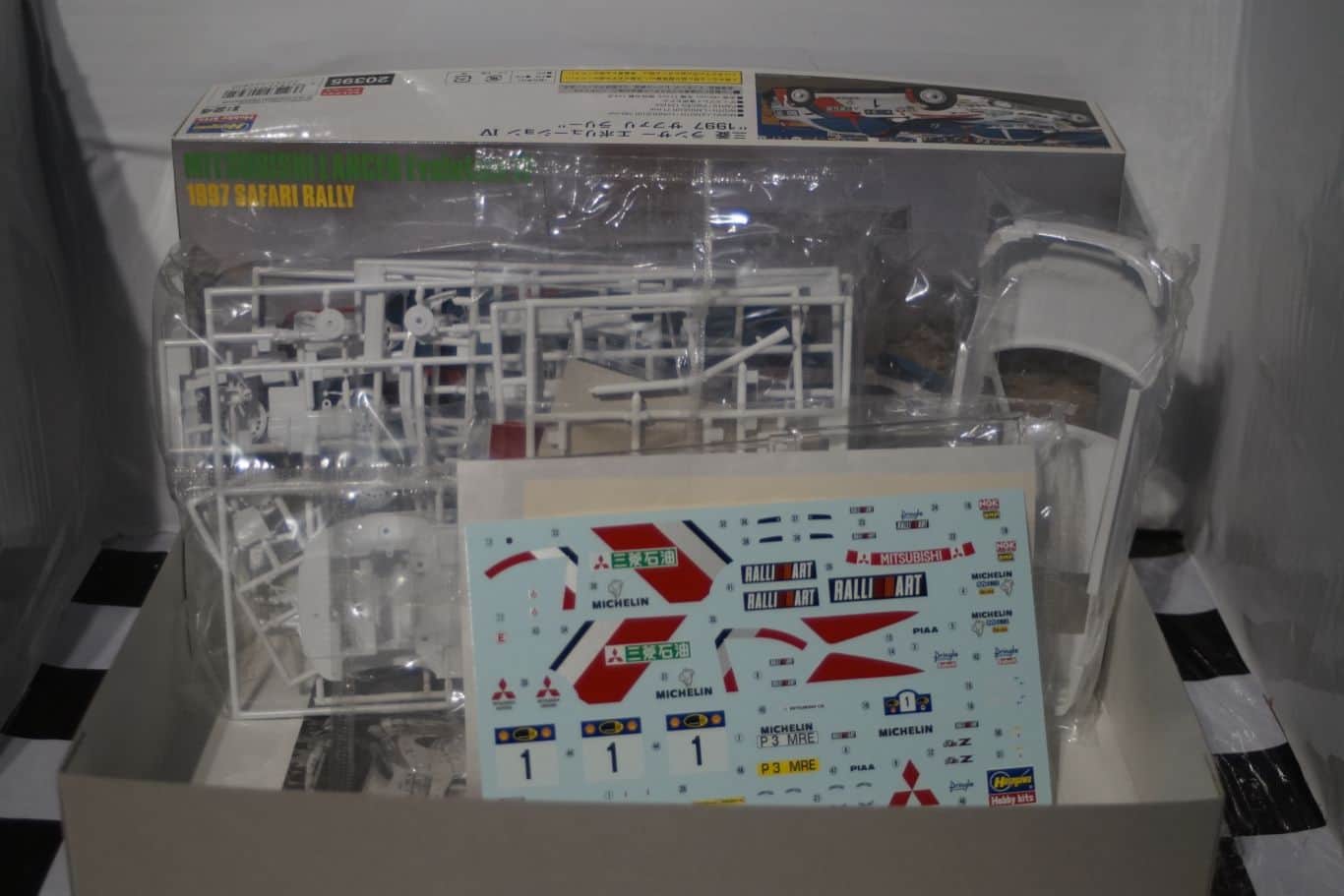 Hasegawa mitsubishi lancer evolution 4 1997 safari rally 1:24 model kit 20395
