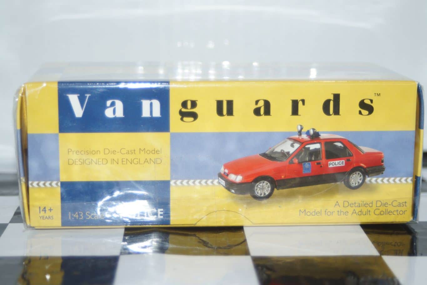 Vanguards ford sierra sapphire 2.0 gls metropolitan police va09902 1:43 scale