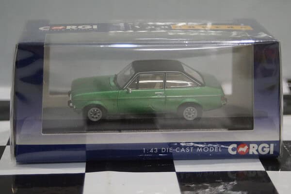 Vanguards ford escort mk2 1.3 ghia green va12618 1:43 scale