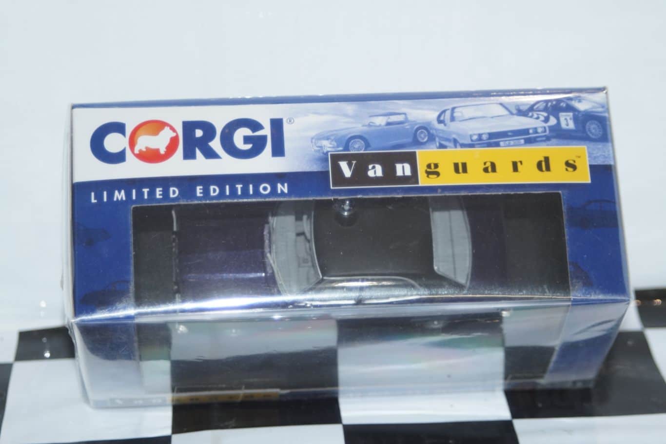 VanguardsFordCortinaMkEPurpleVA:Scale