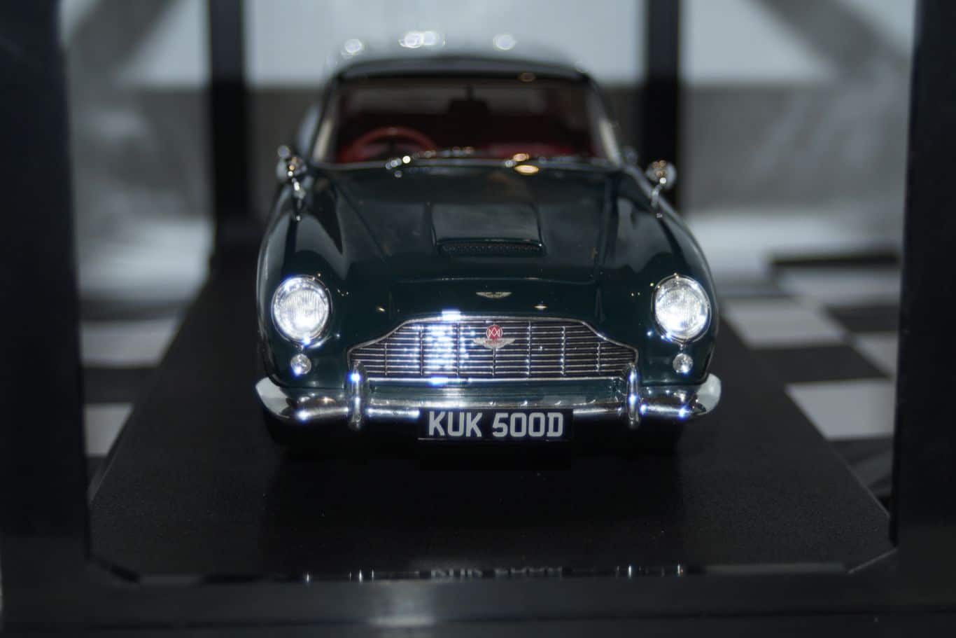 CultScaleModelsAstonMartinDBHaroldRadfordRHD:CML