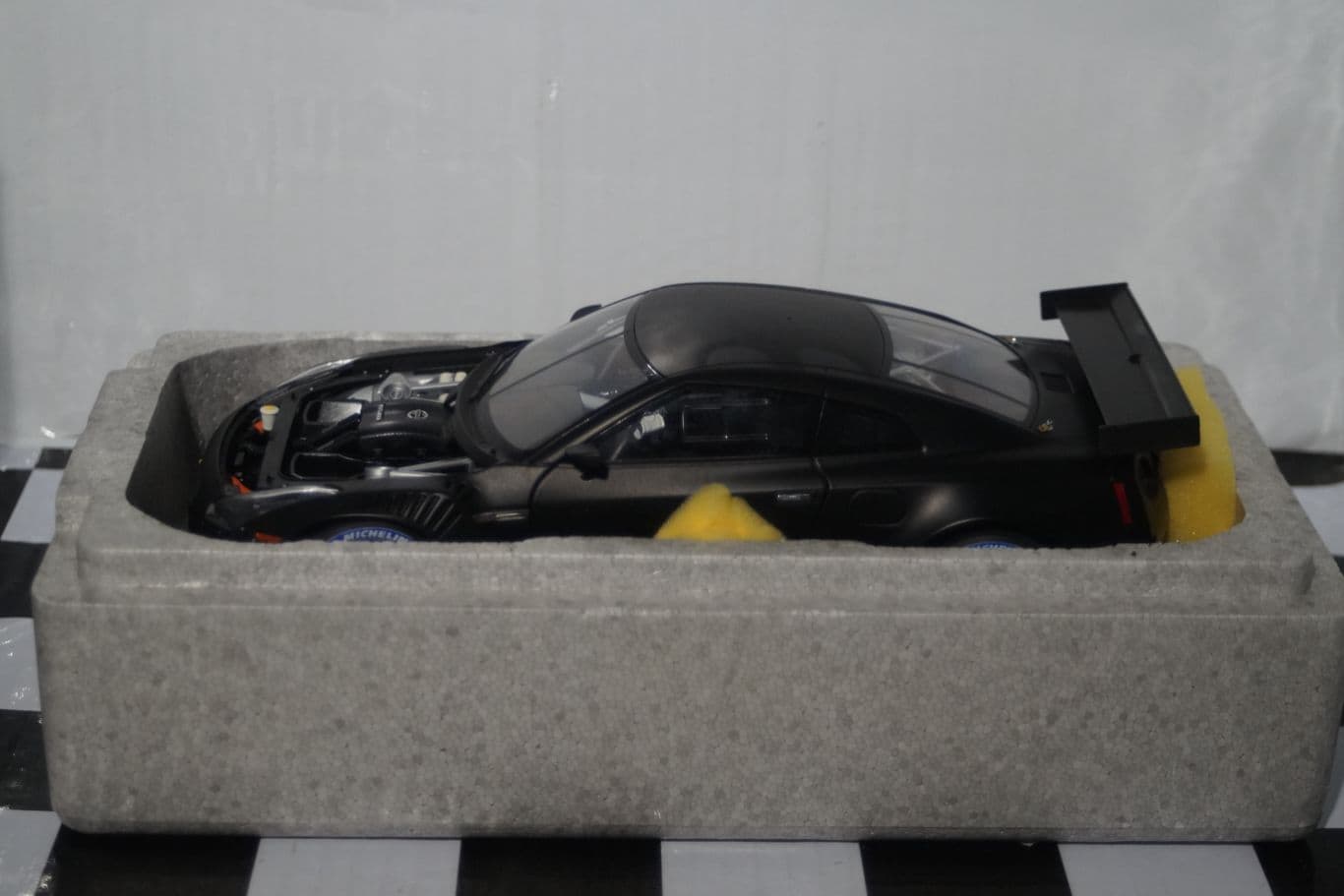 Nissan gt-r fia gt1 world championship 2010 1:18 diecast autoart 81077