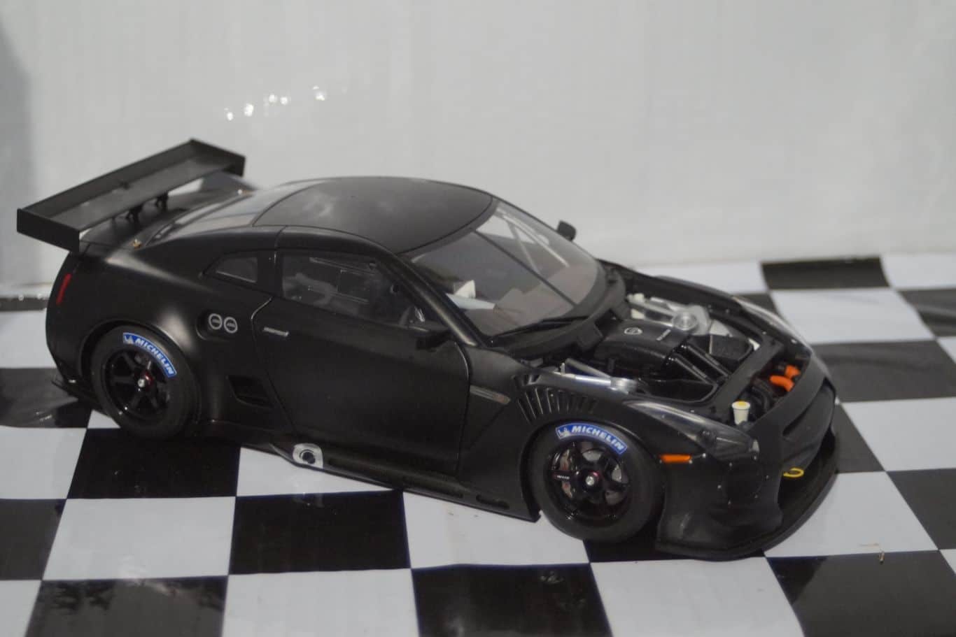 Nissan gt-r fia gt1 world championship 2010 1:18 diecast autoart 81077