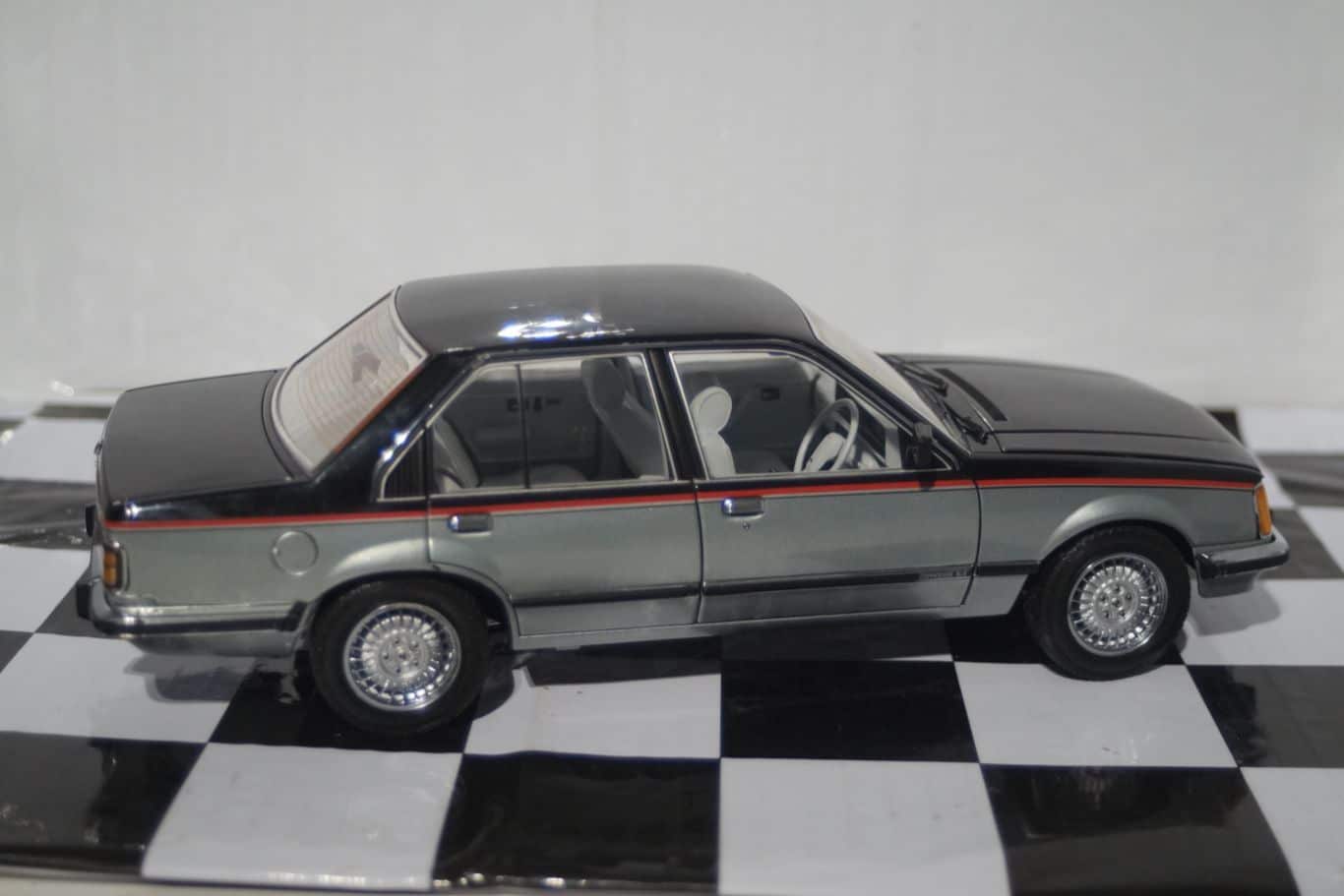 Biante Models Holden VC Commodore SL/E 1980 B182702A 1:18 Scale