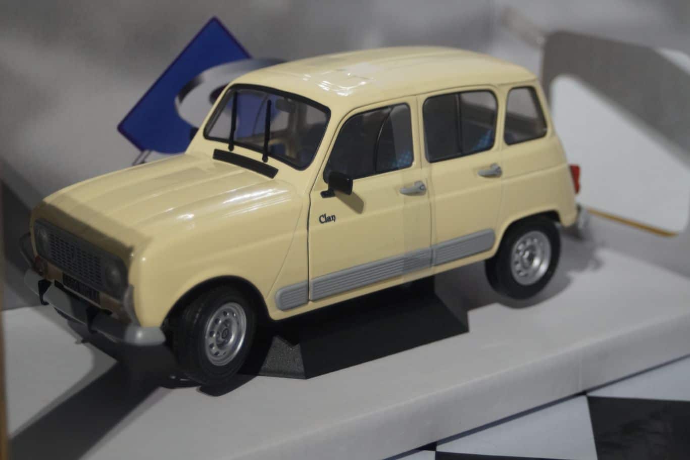 SolidoRenaultLGTLBeige:DiecastS