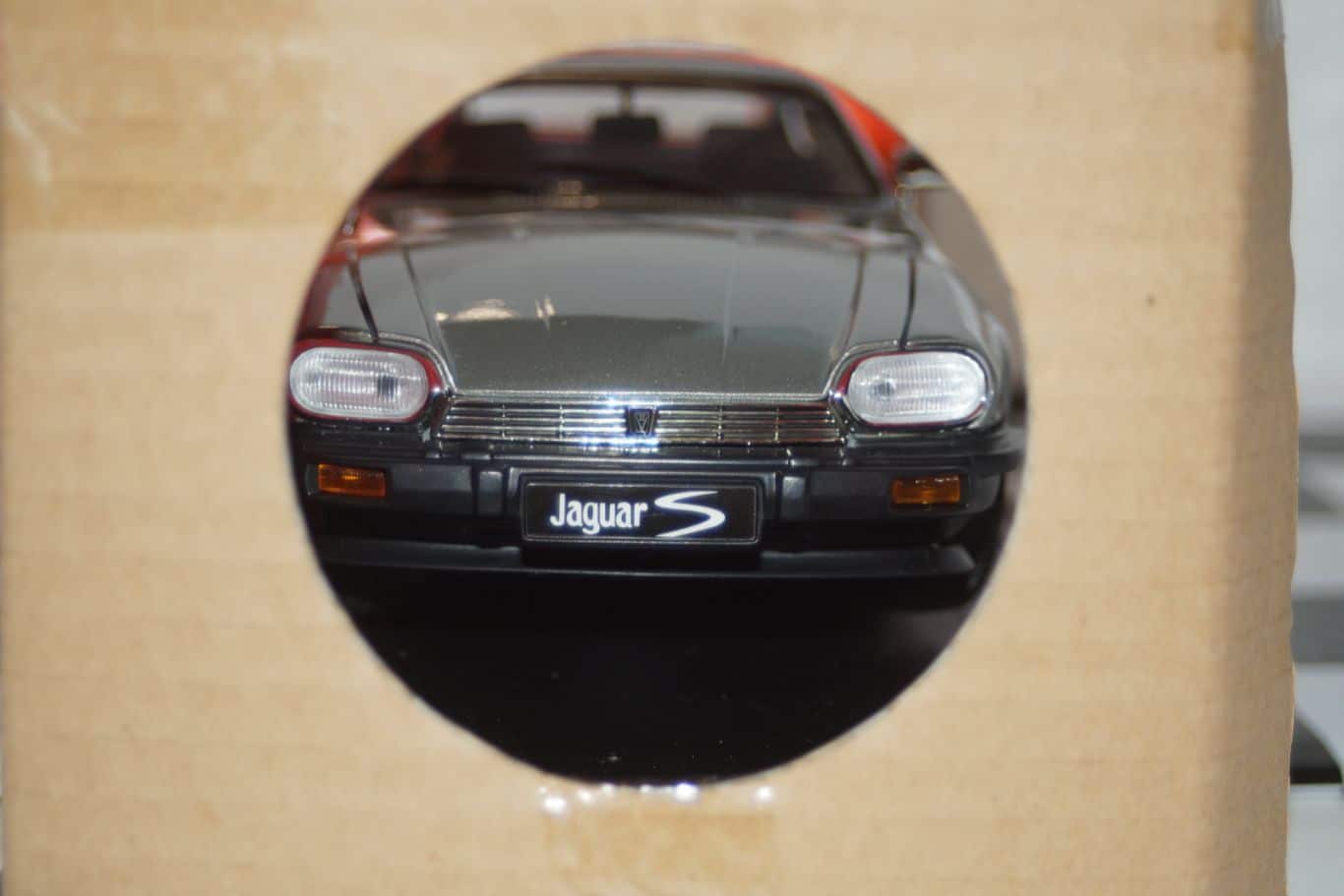 Road Signature Jaguar XJS Grey 2 Door LDC92658gr 1:18 Scale