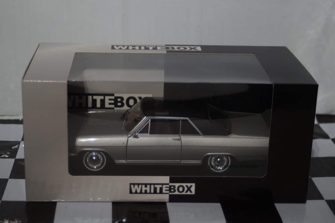 Whitebox Opel Diplomat A Coupe Silver 1:24 WB124082-O