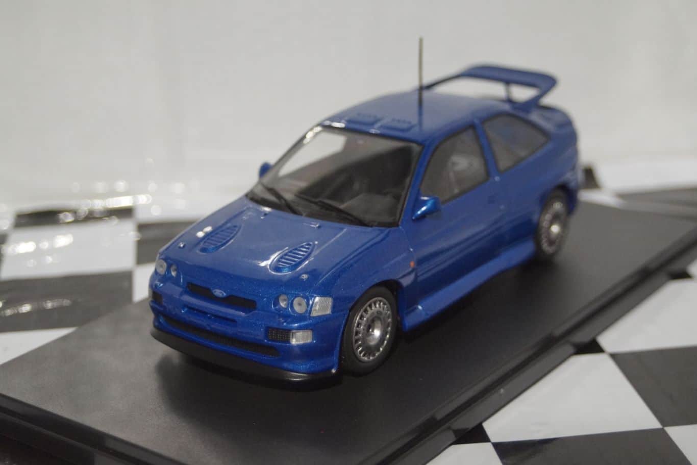 Whitebox opel diplomat a coupe silver 1:24 wb124082-o