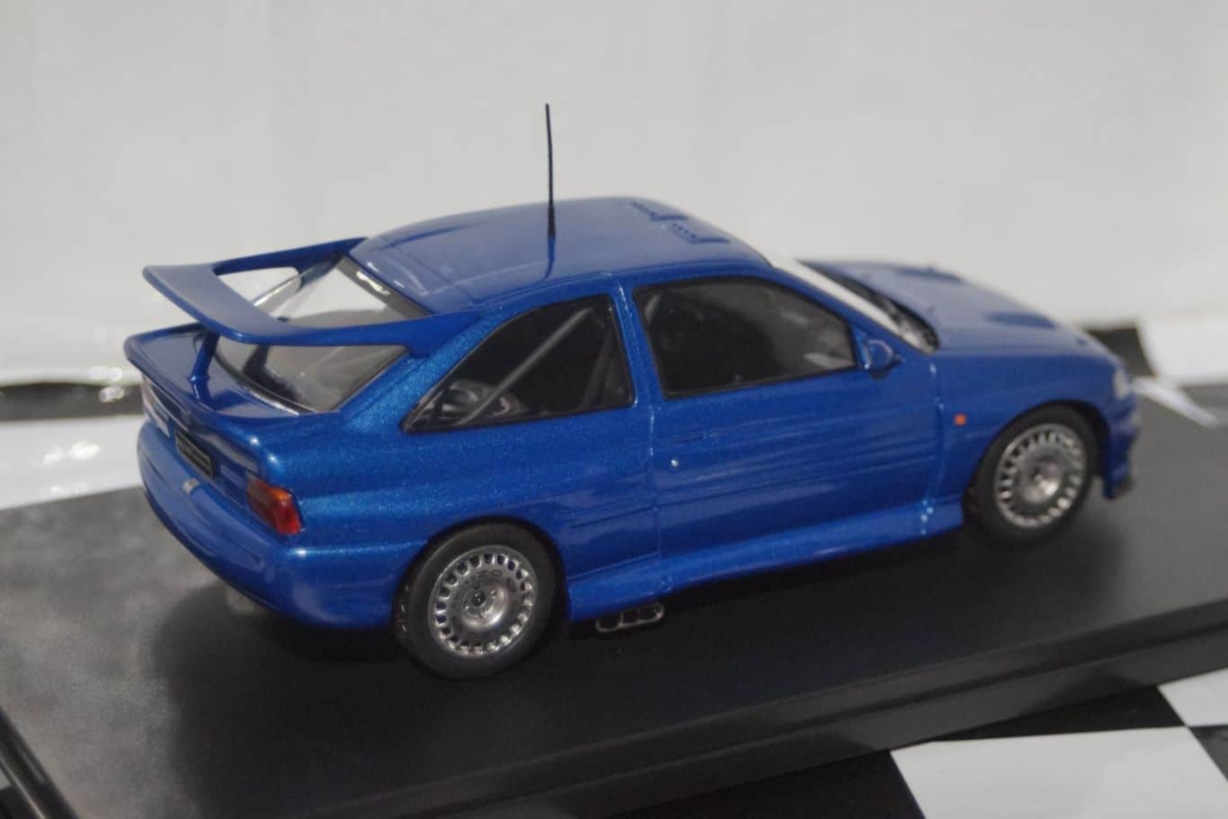 Whitebox opel diplomat a coupe silver 1:24 wb124082-o