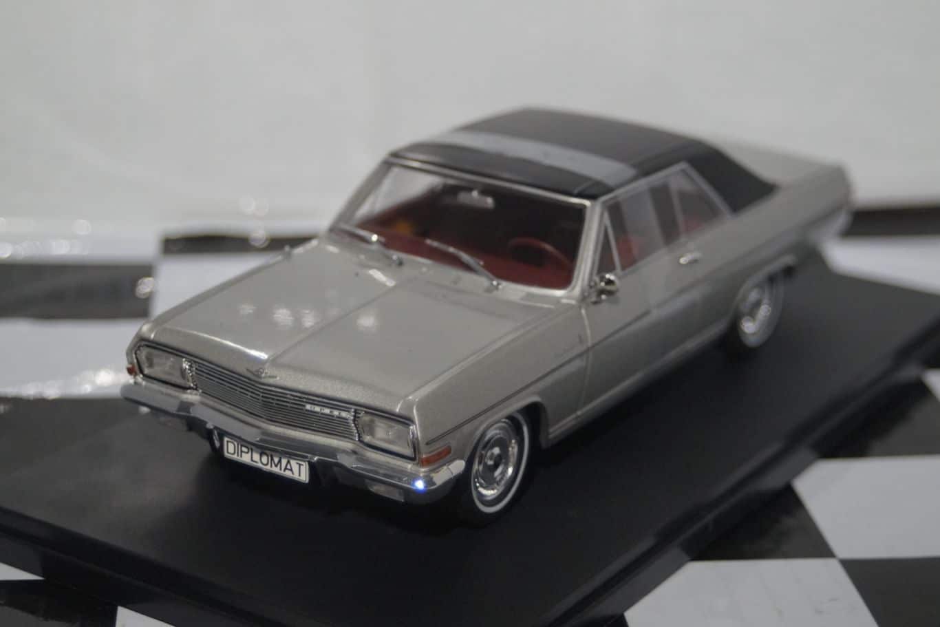Whitebox Opel Diplomat A Coupe Silver 1:24 WB124082-O