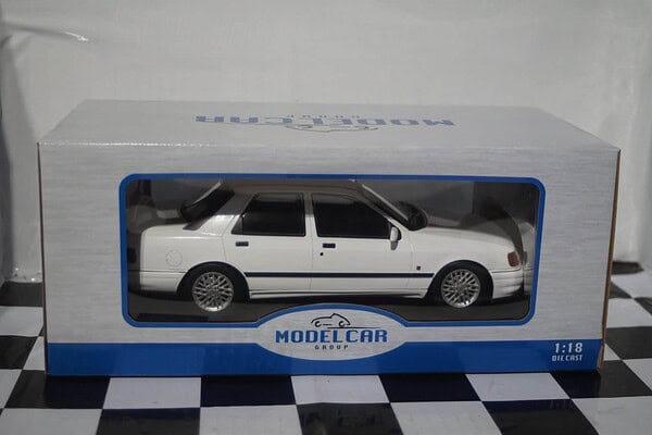 Model car group ford sierra sapphire cosworth white mcg18307