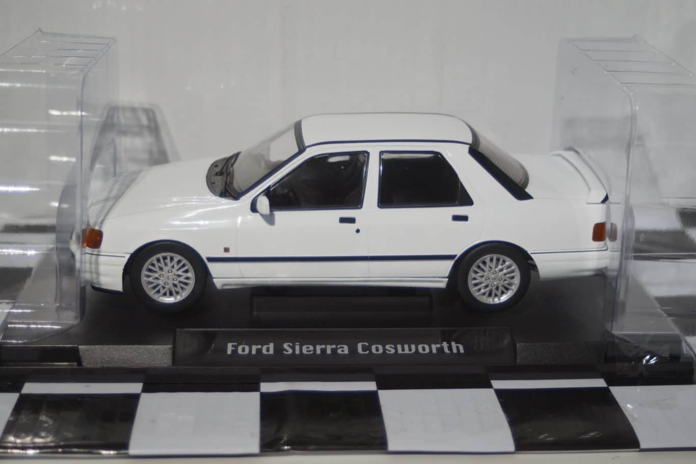 Model car group ford sierra sapphire cosworth white mcg18307