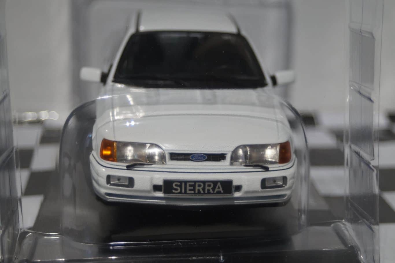 Model car group ford sierra sapphire cosworth white mcg18307