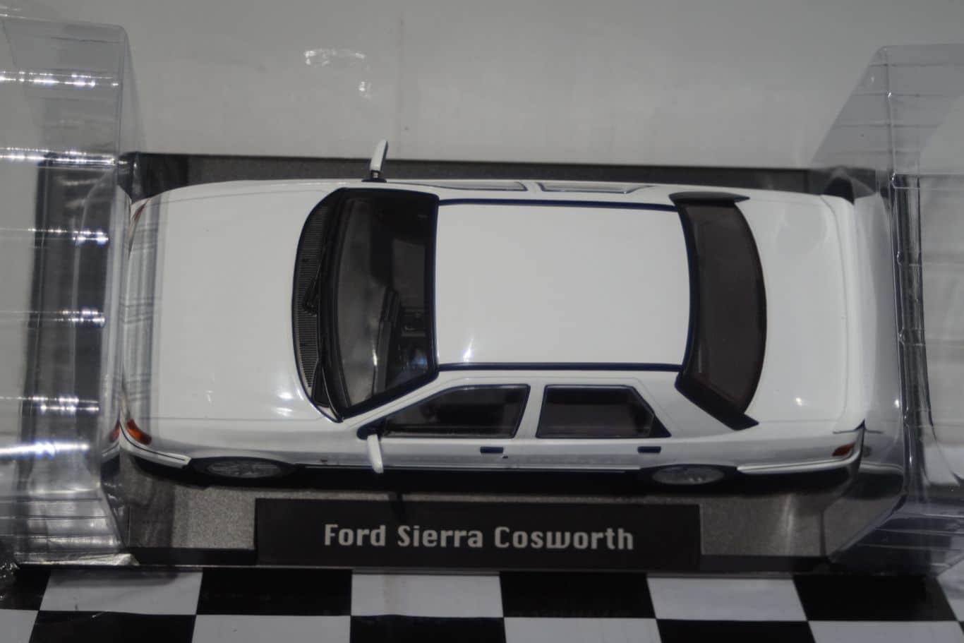 Model car group ford sierra sapphire cosworth white mcg18307