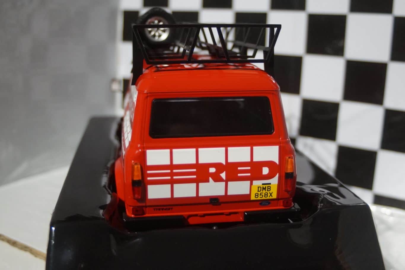 Ixo ford transit mk2 1985 rally r.e.d assistance 1:18 18rmc072xe