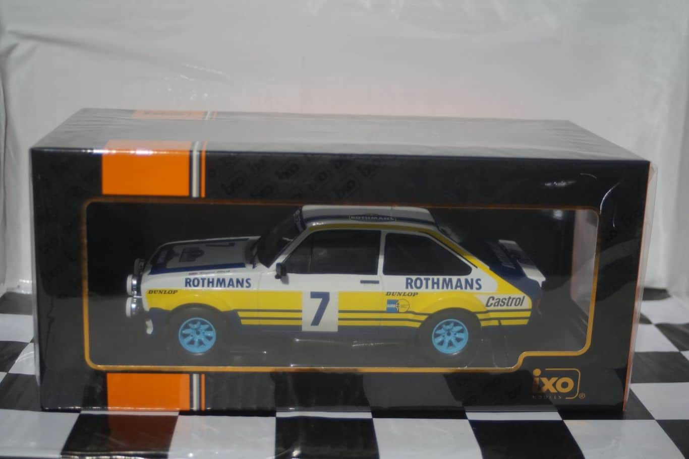 Ixo ford escort mk2 rs 1800 driven rally acropolis 1979 by r.clark  / j.porter