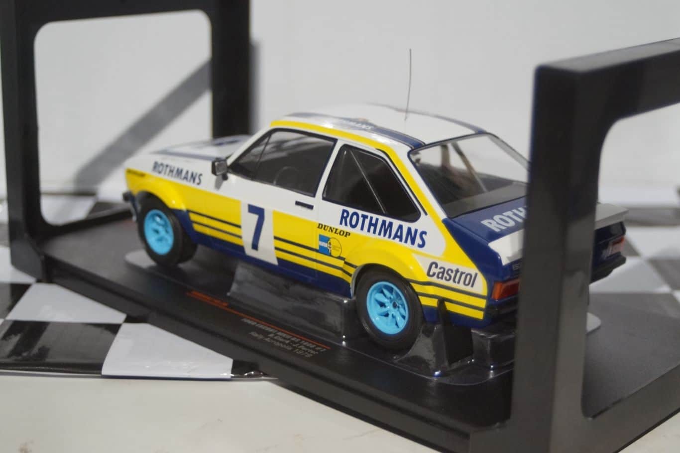 Ixo ford escort mk2 rs 1800 driven rally acropolis 1979 by r.clark  / j.porter