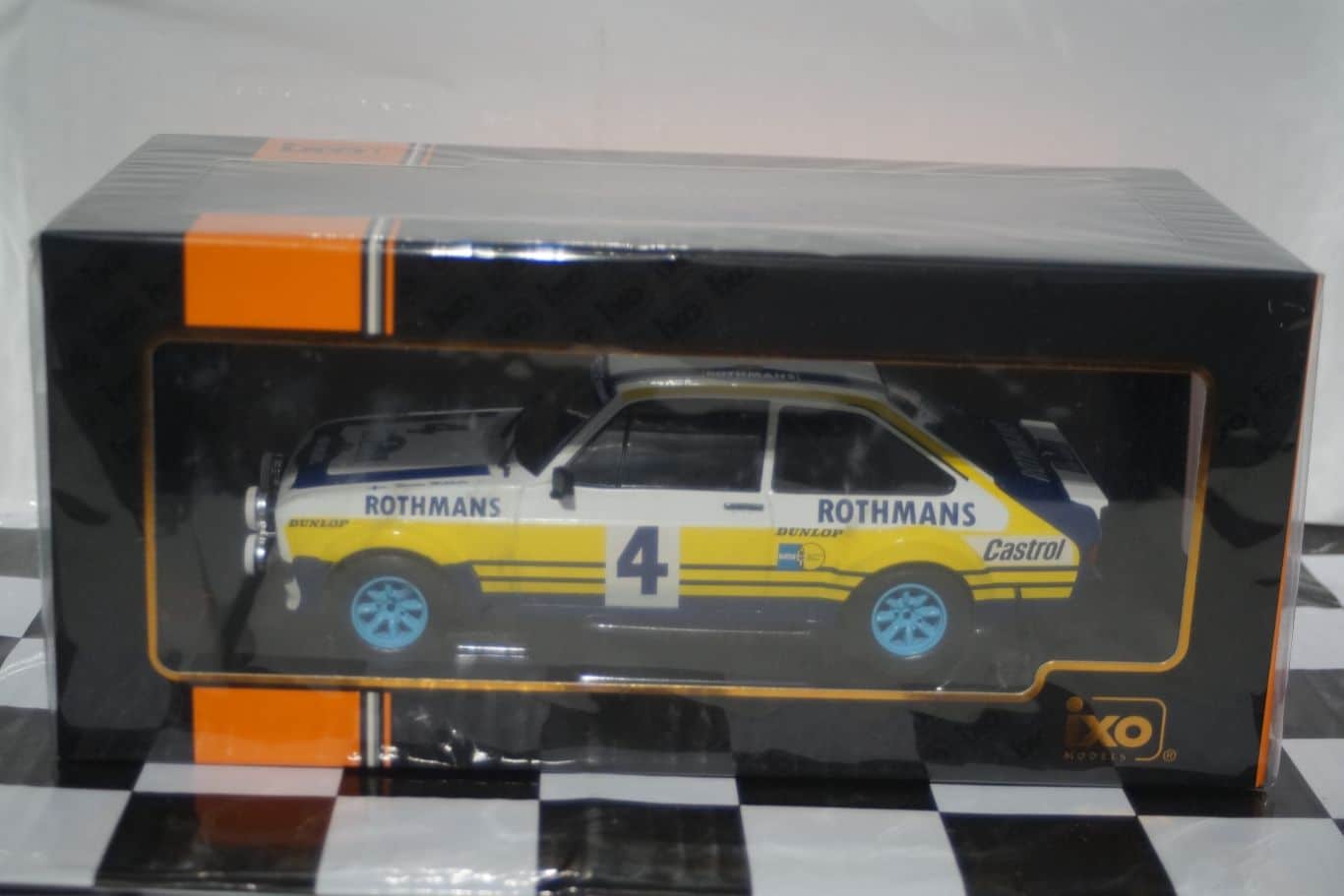 Model car group bmw 6 series (e24) brown mcg18165