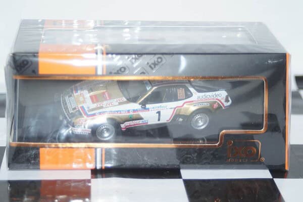 Ixo Ford Escort RS Cosworth 1984 Maroon CLC384N Diecast 1:43