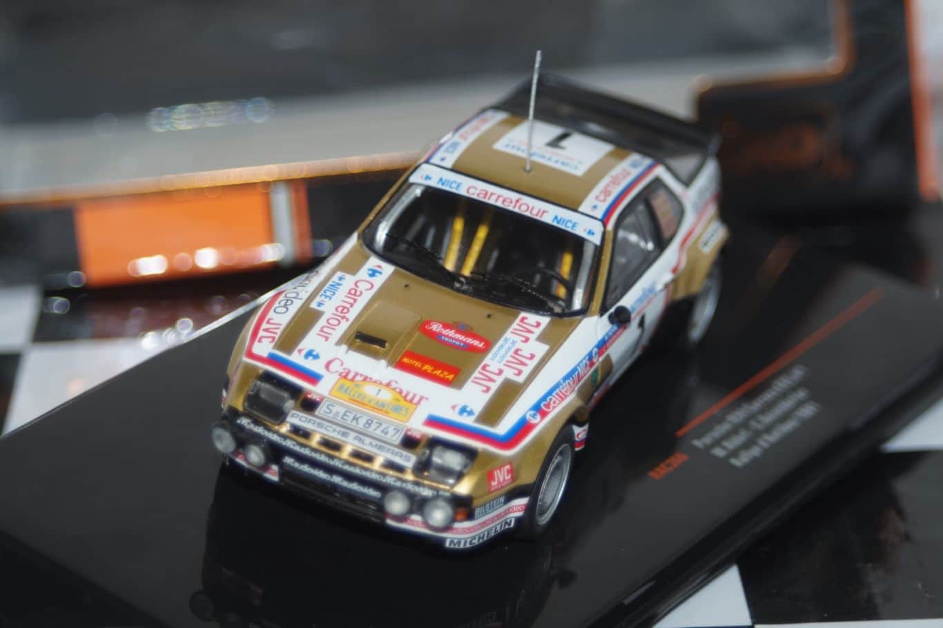 Ixo Ford Escort RS Cosworth 1984 Maroon CLC384N Diecast 1:43