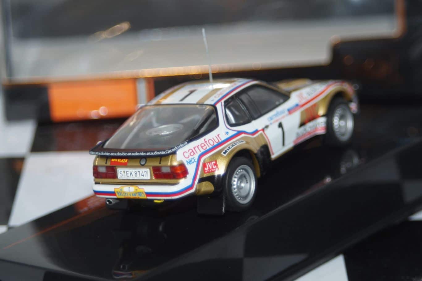 Ixo Ford Escort RS Cosworth 1984 Maroon CLC384N Diecast 1:43