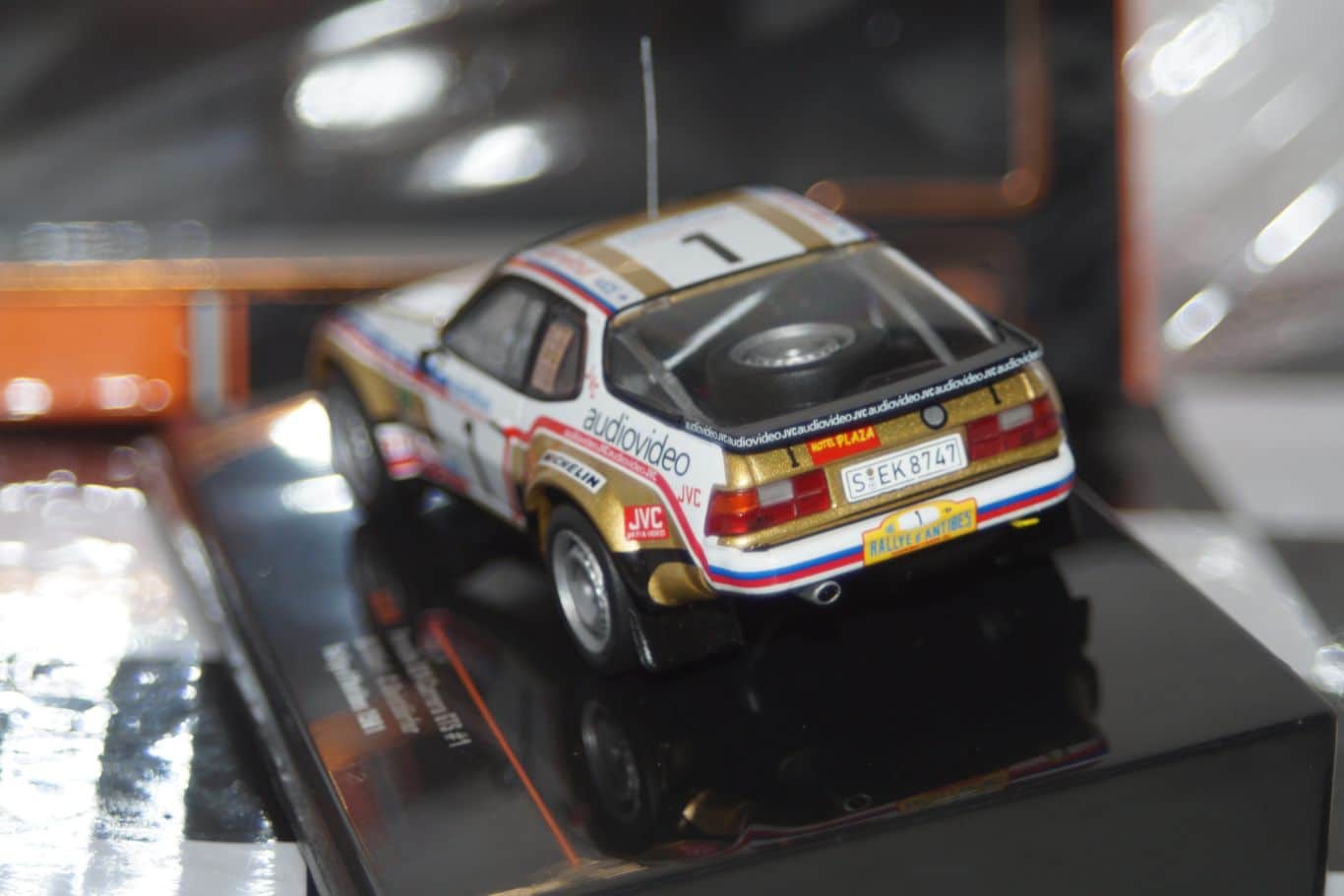 Ixo Ford Escort RS Cosworth 1984 Maroon CLC384N Diecast 1:43