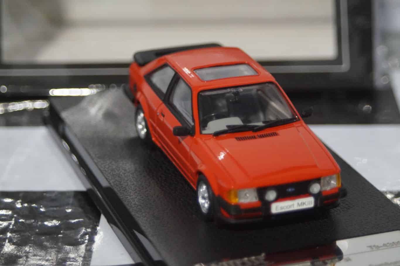Vitesse ford escort 1983 mk3 xr3i red 1:43rd t9-43091