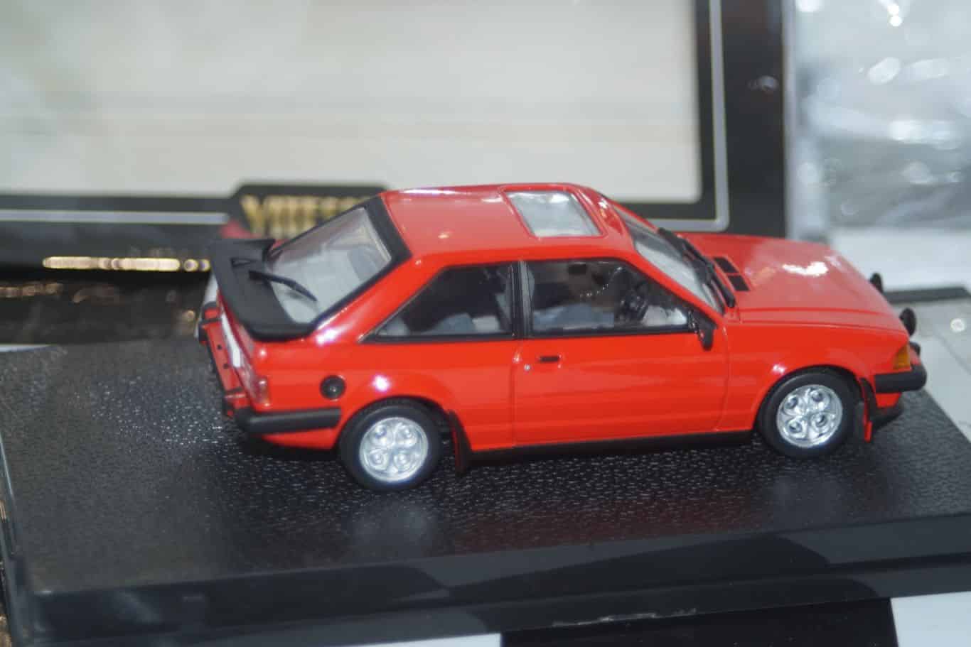 Vitesse ford escort 1983 mk3 xr3i red 1:43rd t9-43091