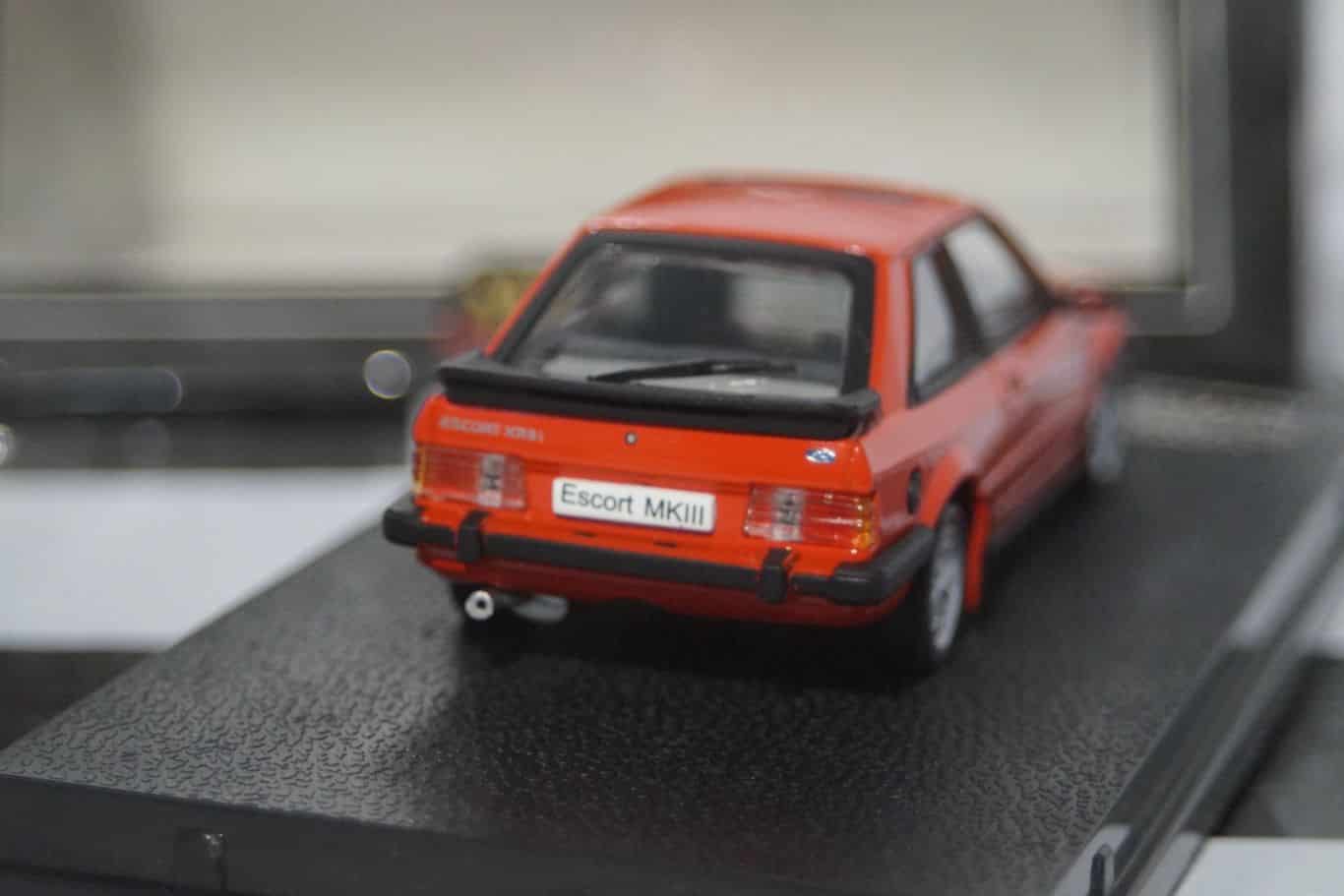 Vitesse ford escort 1983 mk3 xr3i red 1:43rd t9-43091