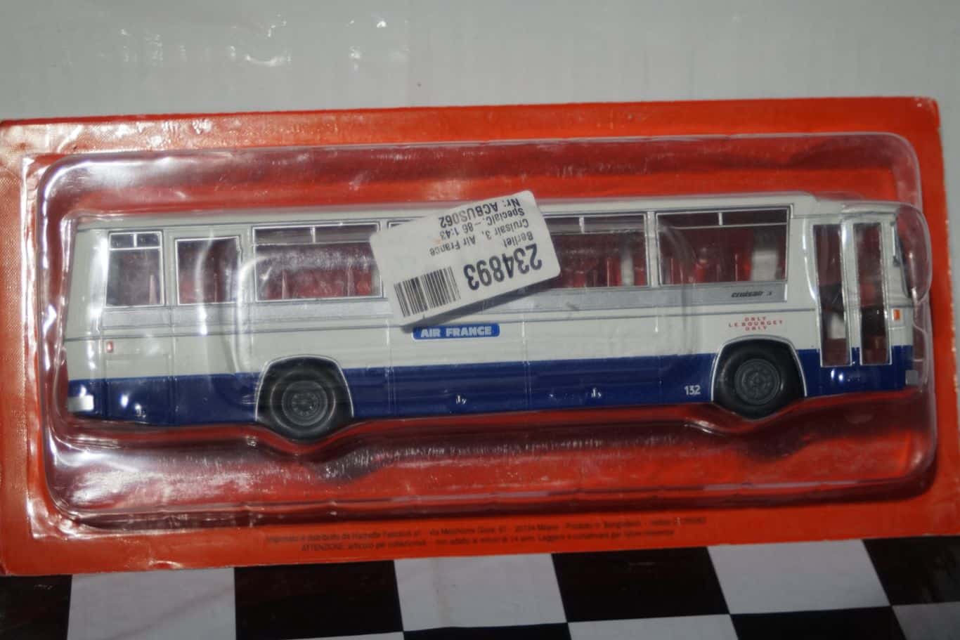 ixoNeoplanNHlSingleDeckCoach/DiecastBUS