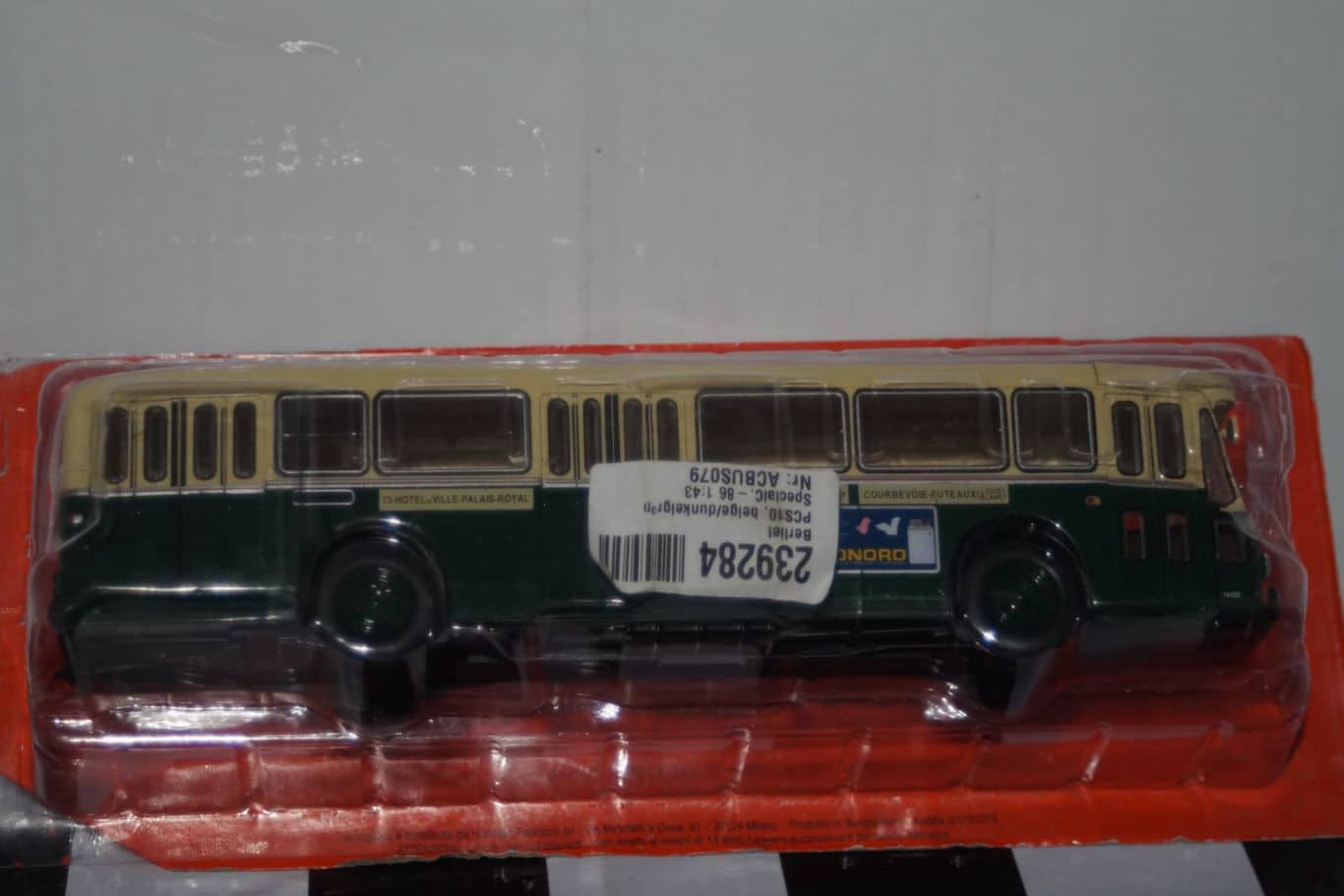 ixoNeoplanNHlSingleDeckCoach/DiecastBUS
