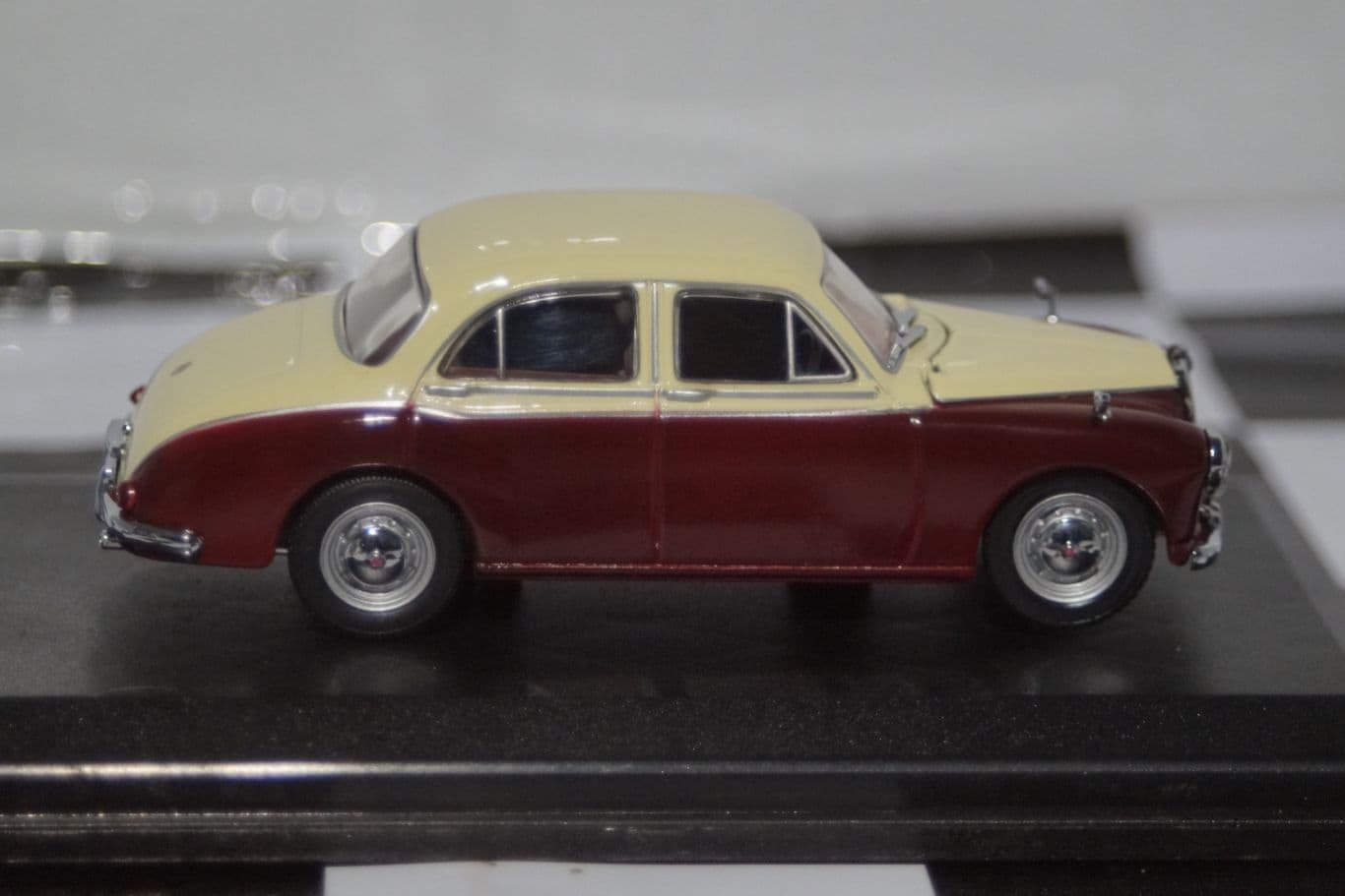 Starline Opel Blitz Kastenwagen A E.BISANG in 1:43 scale 530521
