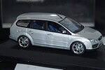 Minichamps Ford Mondeo Hatchback Red LHD MIN 082070 1:43