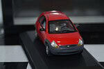 Minichamps Ford Mondeo Hatchback Red LHD MIN 082070 1:43
