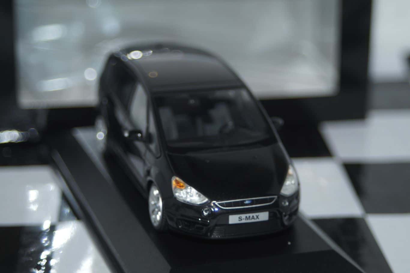 Minichamps ford fiesta mk5 2004 blue 5 door lhd 1:43 diecast