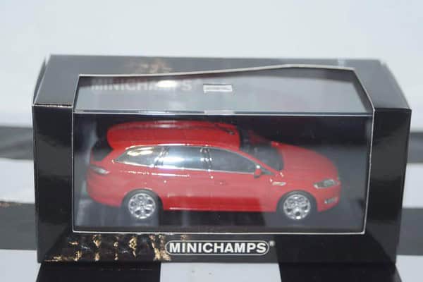 Minichamps Ford Mondeo 5 Door Estate Red LHD 1:43 Diecast