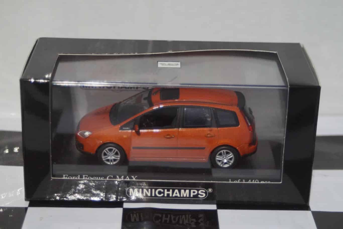 Minichamps Ford Mondeo 5 Door Estate Red LHD 1:43 Diecast