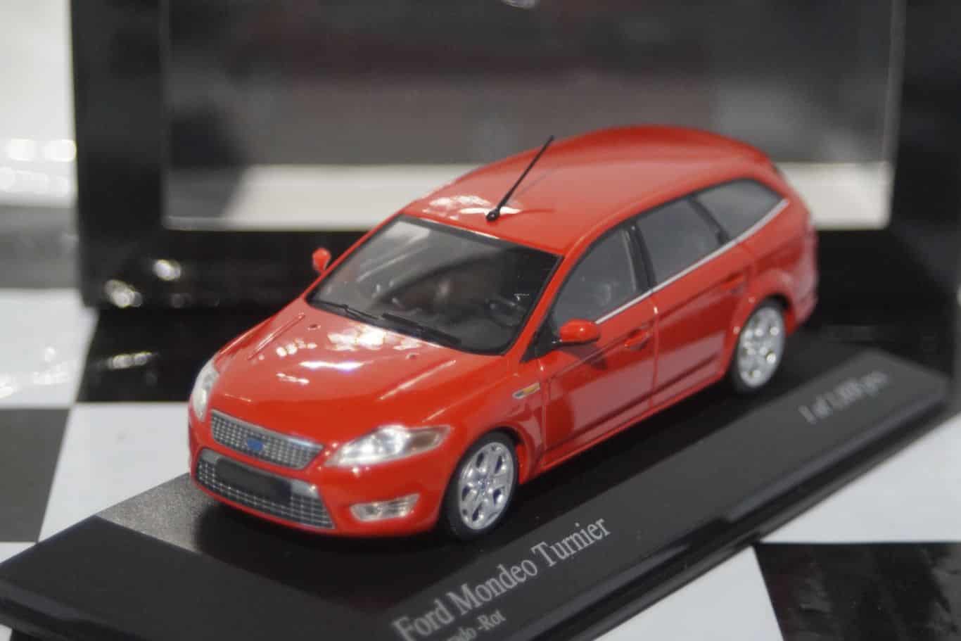 Minichamps Ford Mondeo 5 Door Estate Red LHD 1:43 Diecast